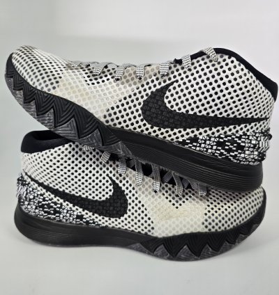 2015 Kyrie 1 Bhm