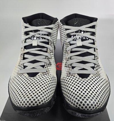 2015 Kyrie 1 Bhm