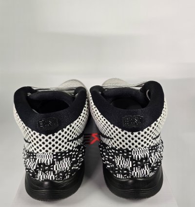 2015 Kyrie 1 Bhm