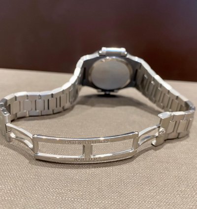 Patek Philippe Nautilus Stainless Steel 37mm Black Roman Numeral Dial Mint Condition 3800 1a-001