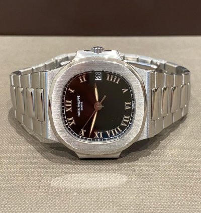 Patek Philippe Nautilus Stainless Steel 37mm Black Roman Numeral Dial Mint Condition 3800 1a-001
