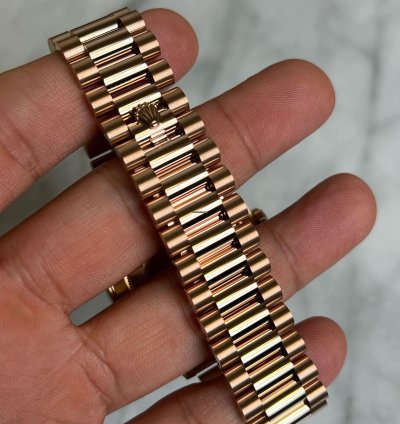 Rolex Day-date 40 Sundust Baguette Dial 18k Rose Gold