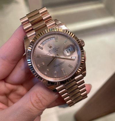 Rolex Day-date 40 Sundust Diamond Dial Rose Gold President