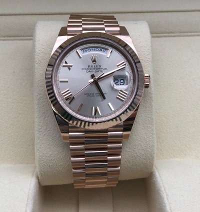 Rolex Day-date 40 Sundust Roman Dial Rose Gold President 2022