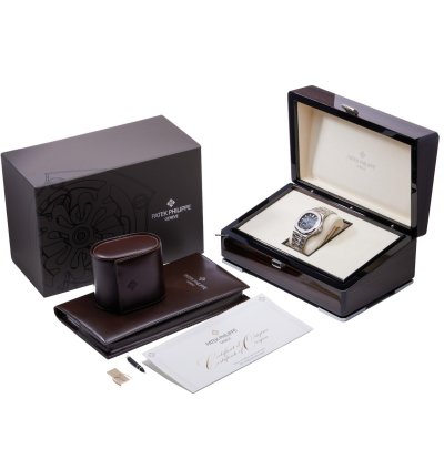Patek Philippe Nautilus Stainless Steel 5712 1a-001 - Ats-w007757
