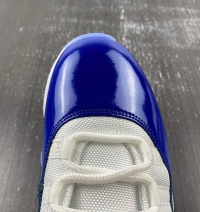 Nike Air Jordan 11 Retro High Wmns barons Blue Sneakers