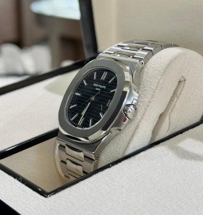 Patek Philippe Nautilus Stainless Steel Green Dial 2021