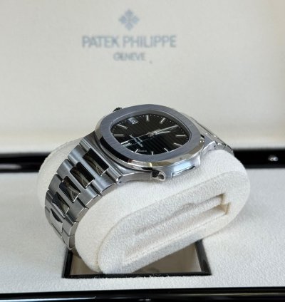 Patek Philippe Nautilus Stainless Steel Green Dial 2021