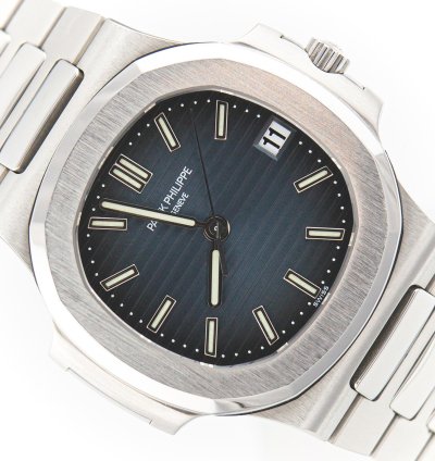 Patek Philippe Nautilus Steel Blue Dial 5800 1a-001 Full Set
