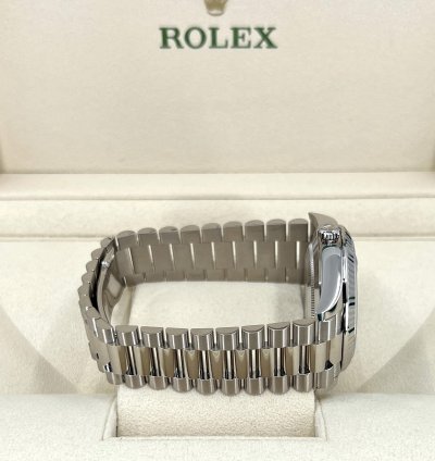 Rolex Day-date 40 Unworn 2025 Day-date 40 Blue Roman Numerals 228239-0007 Complete