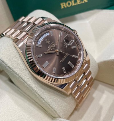 Rolex Day-date 40 Unworn Day-date 40mm 228235 Rose Gold Chocolate Baguette Diamond Dial President