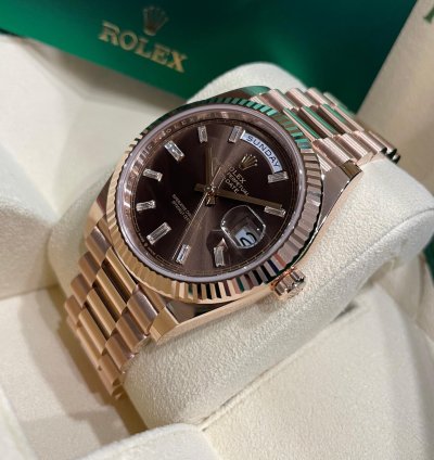 Rolex Day-date 40 Unworn Day-date 40mm 228235 Rose Gold Chocolate Baguette Diamond Dial President