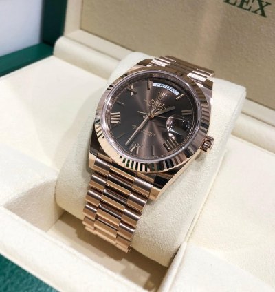 Rolex Day-date 40 Unworn Day-date 40mm 228235 Rose Gold Fluted Bezel Chocolate Roman Dial President