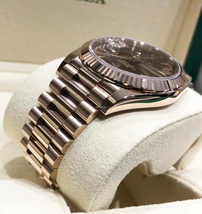 Rolex Day-date 40 Unworn Day-date 40mm 228235 Rose Gold Fluted Bezel Chocolate Roman Dial President