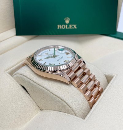 Rolex Day-date 40 Unworn Day-date 40mm 228235 Rose Gold Fluted White Roman Dial Presidential Bracelet
