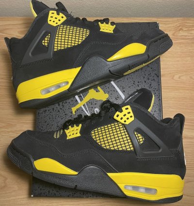 Jordan 4 Retro Thunder