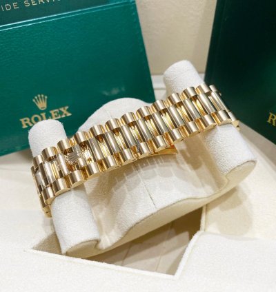 Rolex Day-date 40 Unworn Day-date 40mm 228238 President Yellow Gold Presidential Bracelet Black Motif Dial