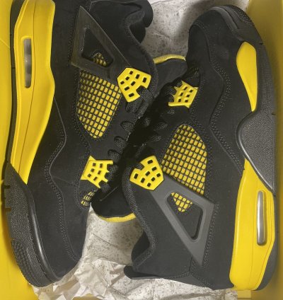 Jordan 4 Retro Thunder