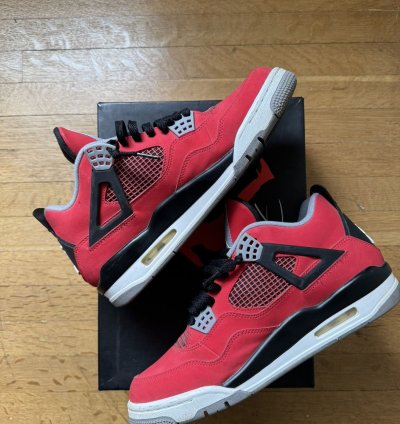 Jordan 4 Retro Toro Bravo