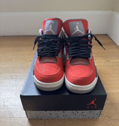 Jordan 4 Retro Toro Bravo