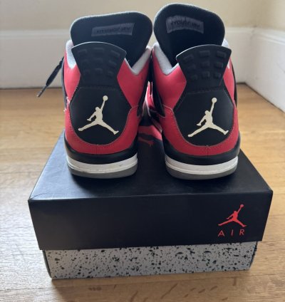 Jordan 4 Retro Toro Bravo