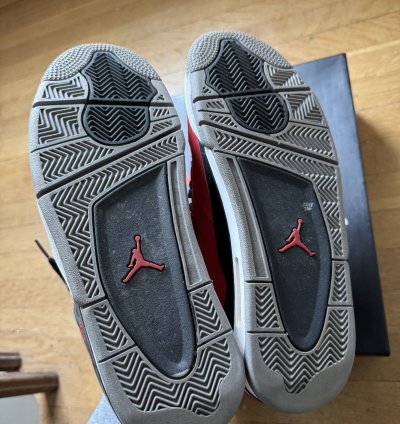 Jordan 4 Retro Toro Bravo