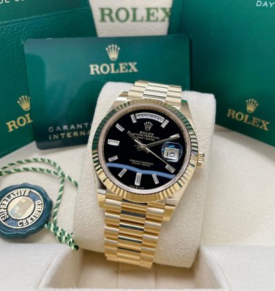 Rolex Day-date 40 Unworn Day-date 40mm 228238 Yellow Gold Presidential Band Onyx Black Baguette Dial