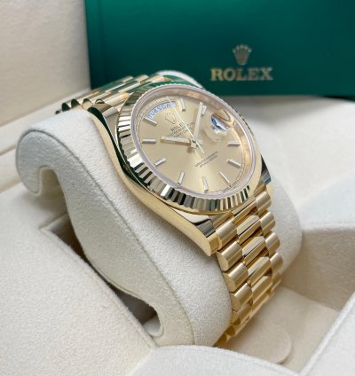 Rolex Day-date 40 Unworn Day-date 40mm 228238 Yellow Gold Presidential Bracelet Champagne Index Dial