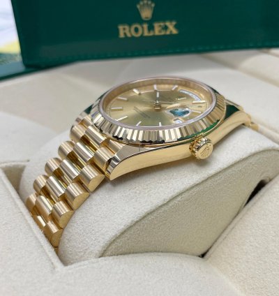 Rolex Day-date 40 Unworn Day-date 40mm 228238 Yellow Gold Presidential Bracelet Champagne Index Dial