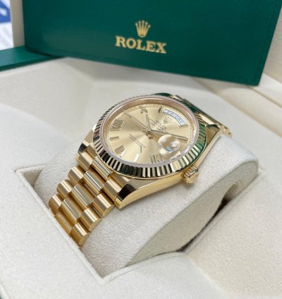 Rolex Day-date 40 Unworn Day-date 40mm 228238 Yellow Gold Presidential Bracelet Champagne Roman Dial
