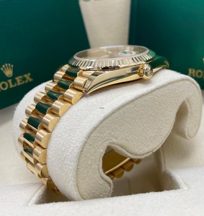 Rolex Day-date 40 Unworn Day-date 40mm 228238 Yellow Gold Presidential Bracelet Champagne Roman Dial