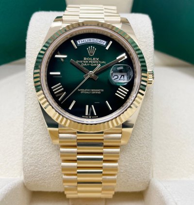 Rolex Day-date 40 Unworn Day-date 40mm 228238 Yellow Gold Presidential Bracelet Green Ombre Roman Dial