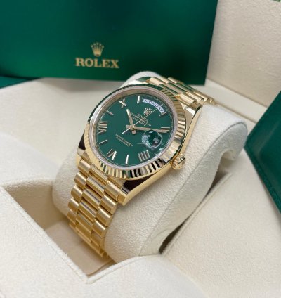 Rolex Day-date 40 Unworn Day-date 40mm 228238 Yellow Gold Presidential Bracelet Green Roman Dial