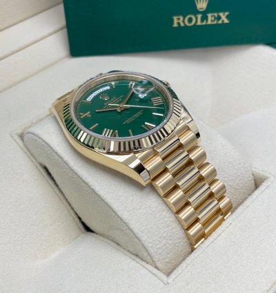 Rolex Day-date 40 Unworn Day-date 40mm 228238 Yellow Gold Presidential Bracelet Green Roman Dial