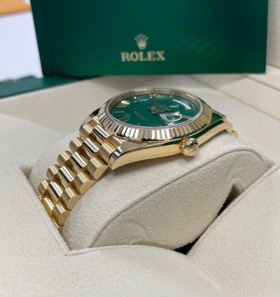 Rolex Day-date 40 Unworn Day-date 40mm 228238 Yellow Gold Presidential Bracelet Green Roman Dial