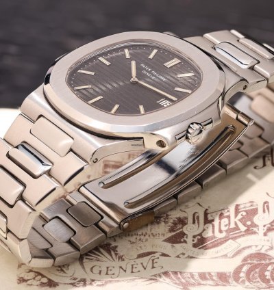 Patek Philippe Nautilus Vintage Nautilus Jumbo Mark-1 Ref 3700-1 Stainless Steel Sigma Tritium Dial Box Extract Bj-1977 Excellent