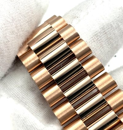 Rolex Day-date 40 Unworn Day-date 40mm Green Roman Dial Rose Gold Bracelet 228235 Box Papers 2024