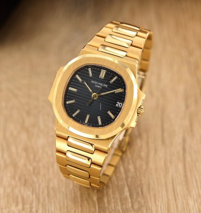 Patek Philippe Nautilus Vintage Nautilus Ref 3800 18kt Yellow Gold From 1987 With Extract Pp