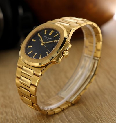 Patek Philippe Nautilus Vintage Nautilus Ref 3800 18kt Yellow Gold From 1987 With Extract Pp
