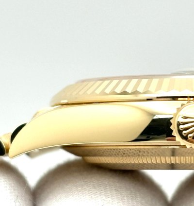 Rolex Day-date 40 Unworn Day-date 40mm Green Roman Dial Yellow Gold Bracelet 228238 Box Papers 2024