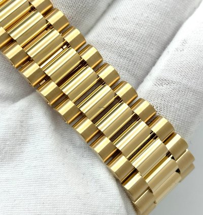 Rolex Day-date 40 Unworn Day-date 40mm Green Roman Dial Yellow Gold Bracelet 228238 Box Papers 2024
