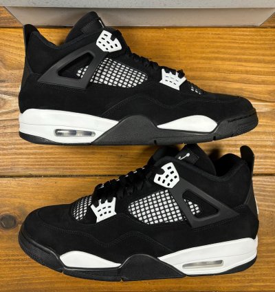 Jordan 4 Retro White Thunder