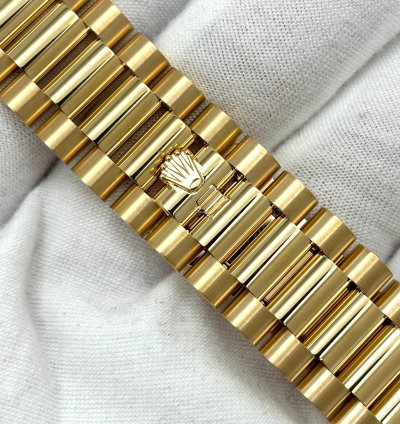 Rolex Day-date 40 Unworn Day-date 40mm Green Roman Dial Yellow Gold Bracelet 228238 Box Papers 2024