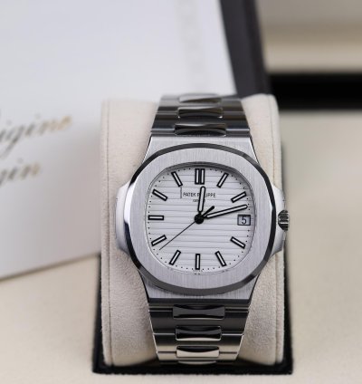Patek Philippe Nautilus Wei - 2017 - Deutsch - Wie Neu - Fullset