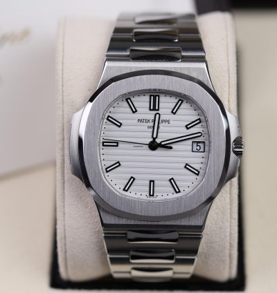 Patek Philippe Nautilus Wei - 2017 - Deutsch - Wie Neu - Fullset