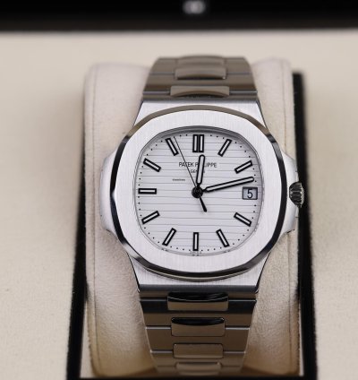 Patek Philippe Nautilus Wei - 2017 - Deutsch - Wie Neu - Fullset