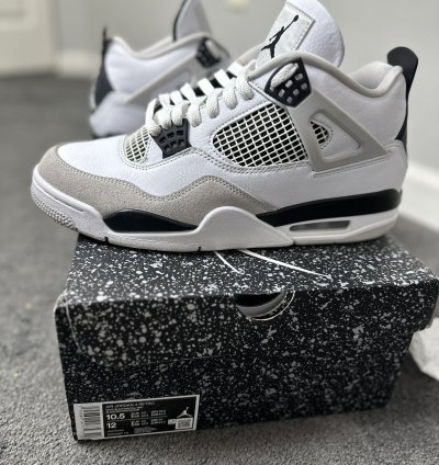 Jordan 4 Retro- Military Black