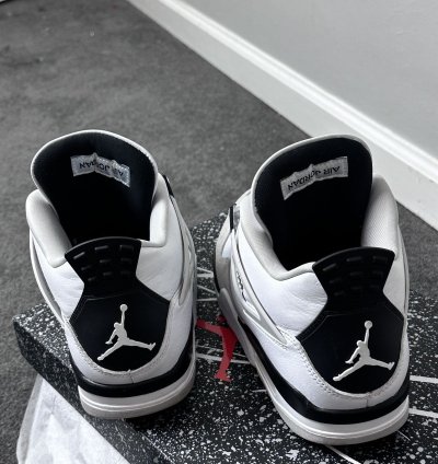 Jordan 4 Retro- Military Black