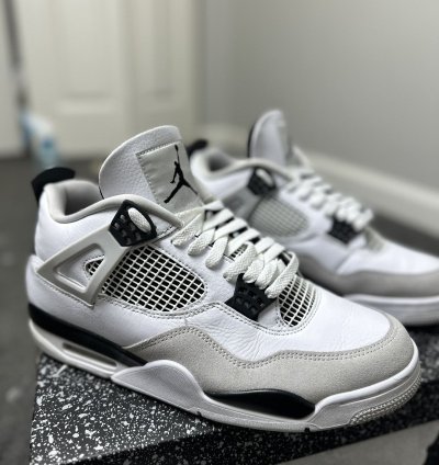 Jordan 4 Retro- Military Black