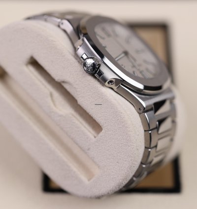Patek Philippe Nautilus Wei - 2017 - Deutsch - Wie Neu - Fullset